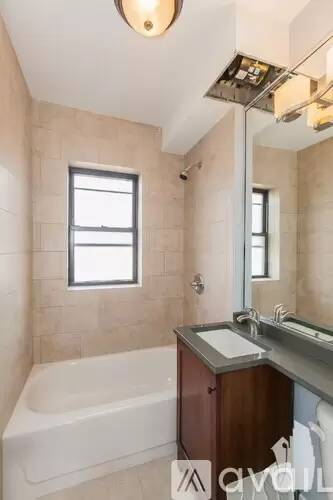 Main picture of 550 W Arlington Pl Apartments