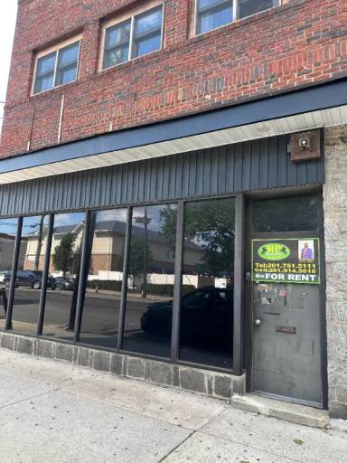 Main picture of 7221 Kennedy Blvd