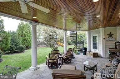 Main picture of 43878 Middlesex Dr