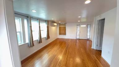 Main picture of 214 Haven St