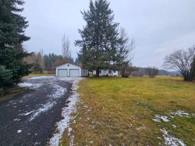 Main picture of 3710 E Chattaroy Rd