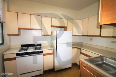 Main picture of 654-64 W Cornelia Ave