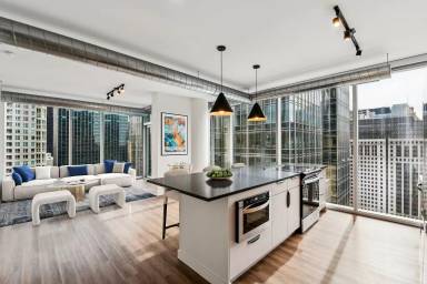 Main picture of 349 N Wells St