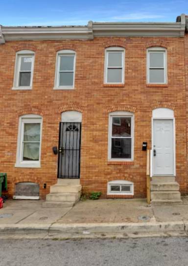 Main picture of 2415 Christian St