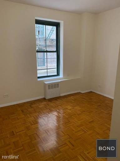 Main picture of 207 E 76th St