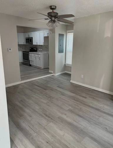 Main picture of 2529 Poplar Ave