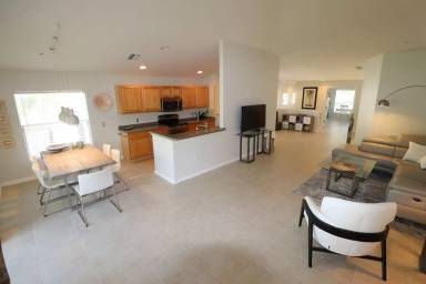 Main picture of 1445 Tiffany Ln