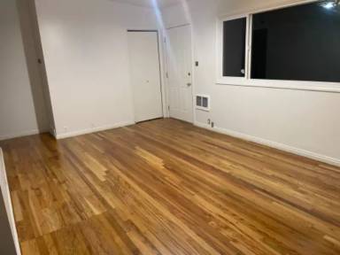 Main picture of 545 1/2 Roosevelt Ave
