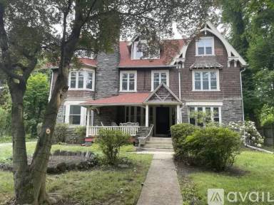 Main picture of 566 W Montgomery Ave