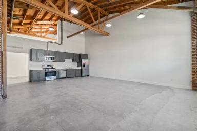 Main picture of 1901 S Pacific Ave