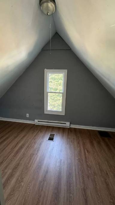 Main picture of 96 Admiral St