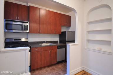 Main picture of 92 E 208th St