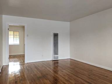Main picture of 1537 Washington Ave
