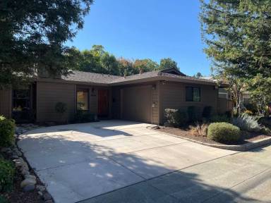 Main picture of 3496 Oyster Bay Ave