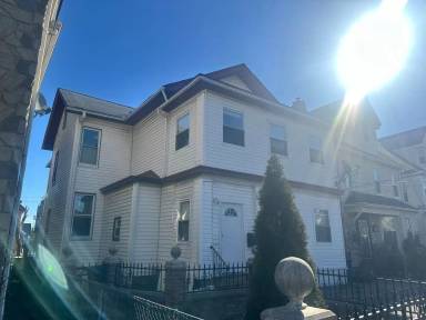 Main picture of 215 S 1st Ave