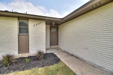 Main picture of 7441 Milky Way Dr