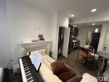 Main picture of 270 Newbury St