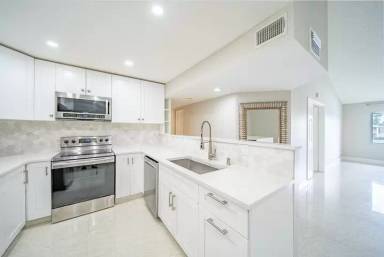 Main picture of 13810 Oneida Dr