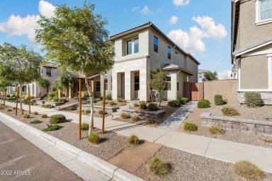 Main picture of 2026 W Desert Hollow Dr