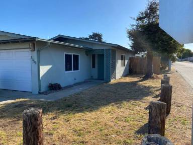 Main picture of 1756 Pine Ave