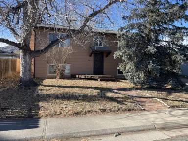 Main picture of 5911 Crestone St