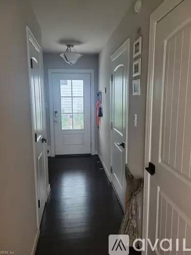 Main picture of 4661 Lee Ave
