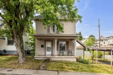 Main picture of 100 Carpenter St
