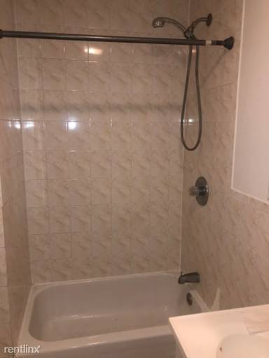 Main picture of 4623 Broadway