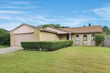 Main picture of 6907 Tara Dr