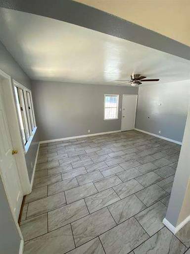 Main picture of 2033 South Shenandoah Street - 2