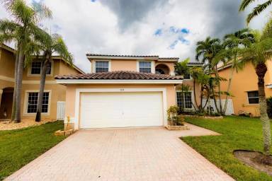 Main picture of 3375 SW 181st Ter