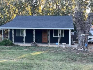 Main picture of 524 Cowee Ave
