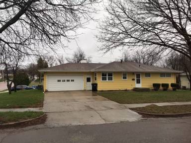 Main picture of 2700 S Norton Ave