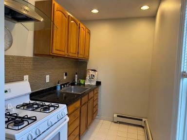 Main picture of 27 Camden Ave