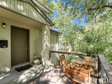 Main picture of 611 Upson St