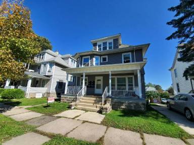 Main picture of 2416 Olive St