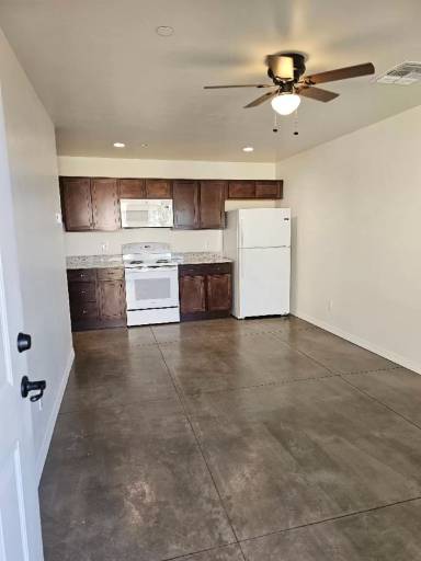 Main picture of 728 W 5th St