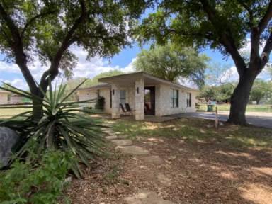 Main picture of 187 Oak Park Rd