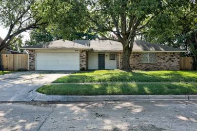 Main picture of 2287 Houston Ave