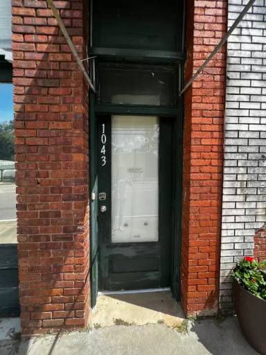 Main picture of 1043 S Pine St