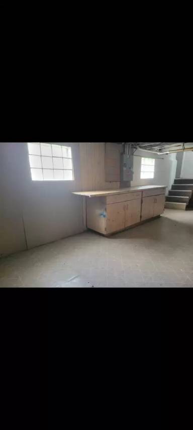 Main picture of 2336 Roosevelt Ave