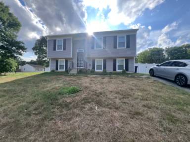 Main picture of 900 Saint Michaels Dr