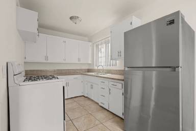 Main picture of 917 Fedora St