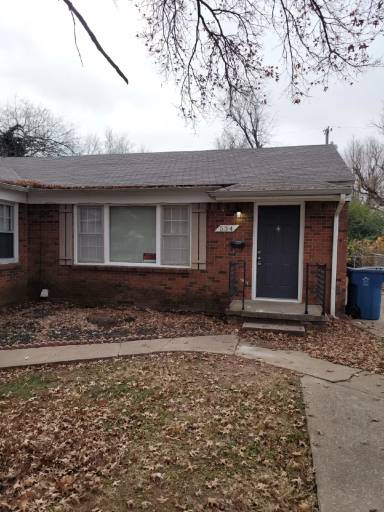 Main picture of 534 E Harmon Dr