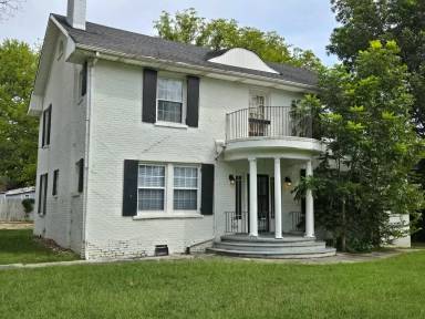 Main picture of 4010 W Martin Mill Pike