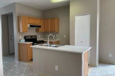 Main picture of 506 N 66th Ln