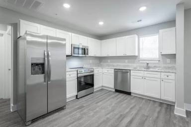 Main picture of 5 W Meadowbrook Dr