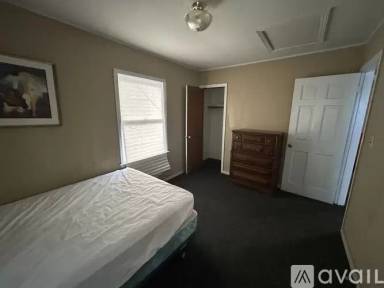 Main picture of 213 Hickory St