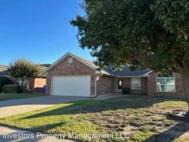 Main picture of 2813 Victoria Dr