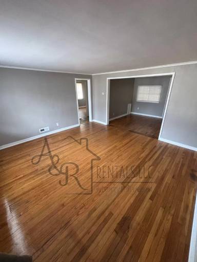 Main picture of 467 Fieldcrest Dr